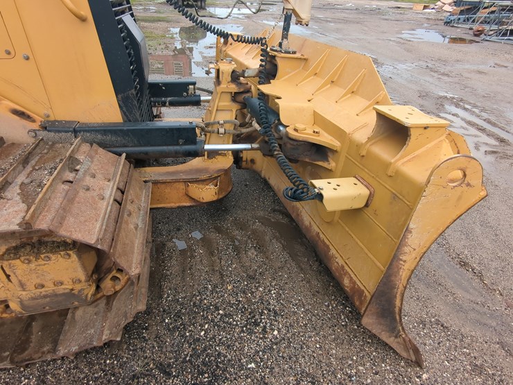 2017-caterpillar-d6t-xw-image-12
