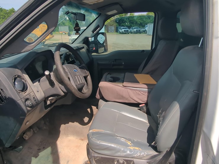 2016-ford-f550-image-12