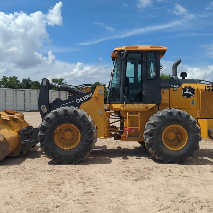 2022 DEERE 544P