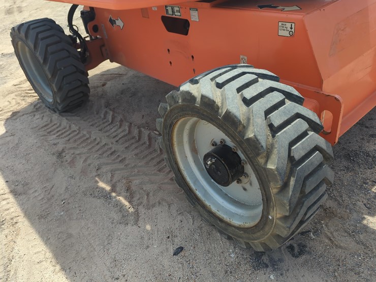 2018-jlg-600s-image-10