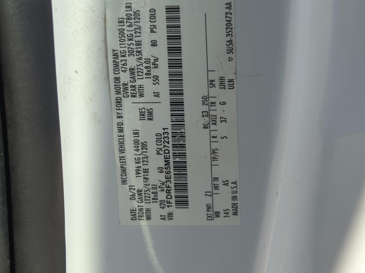 2021-ford-f350-image-8