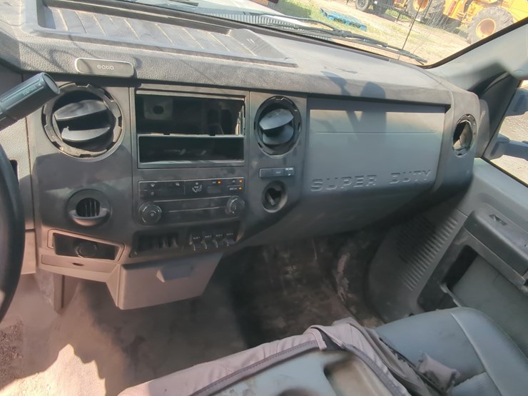 2016-ford-f550-image-13
