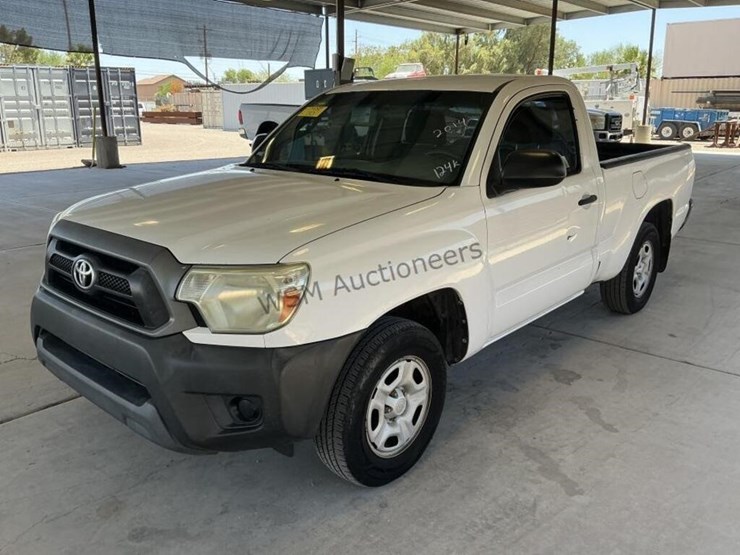 2014-toyota-tacoma-image-4