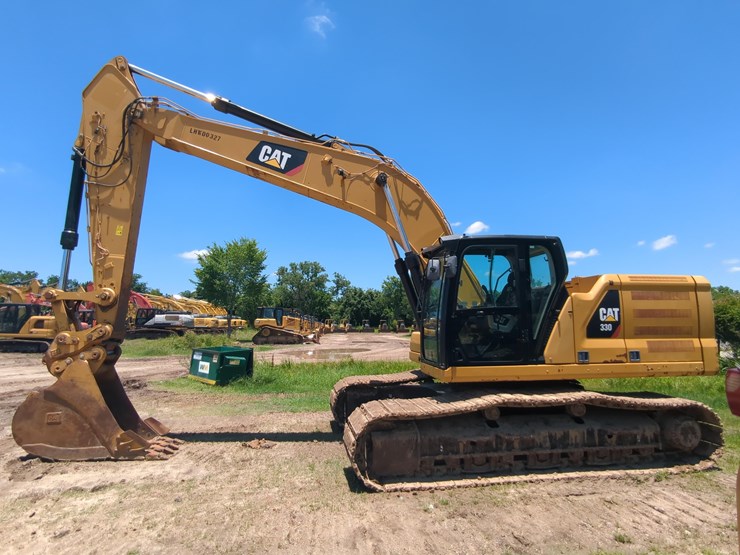 2019-caterpillar-330-image-1