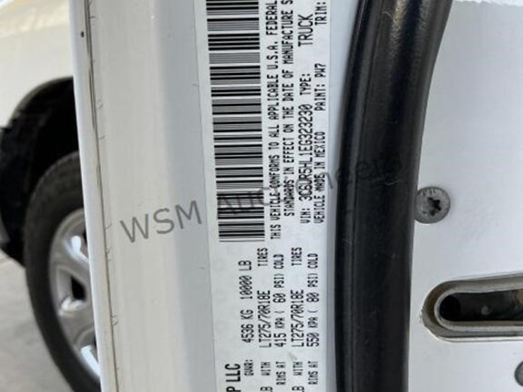 2014-dodge-2500-image-15