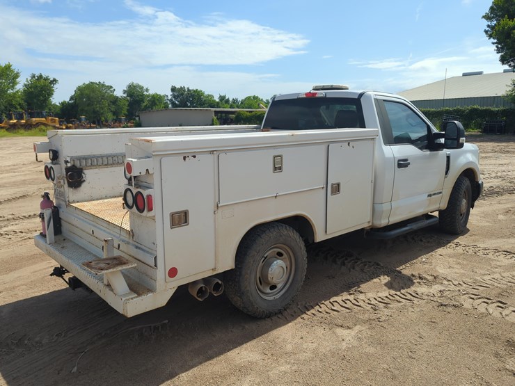 2019-ford-f350-image-4