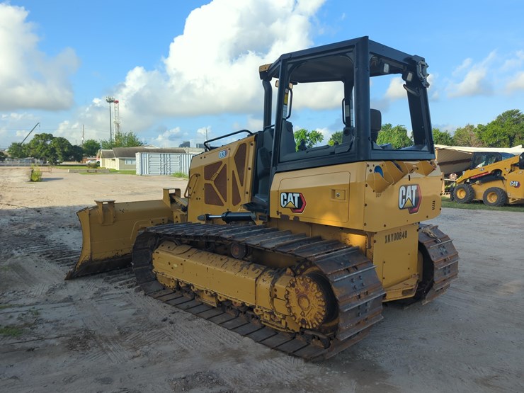 2022-caterpillar-d3-lgp-image-4