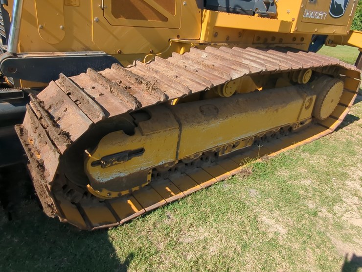 2022-john-deere-850-image-8