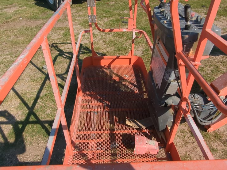 2017-jlg-660sj-image-8