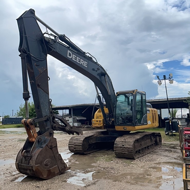 DEERE 210G