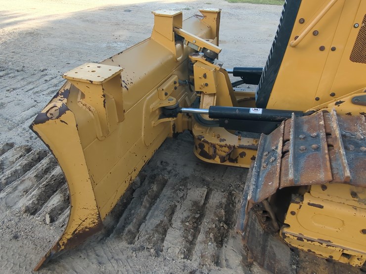 2022-caterpillar-d3-lgp-image-7