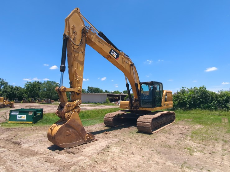 2019-caterpillar-330-image-2