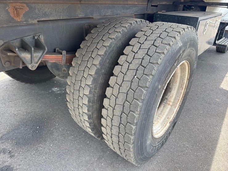 2008-ford-f750-xl-image-11