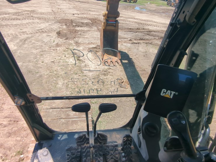 2019-caterpillar-330-image-22