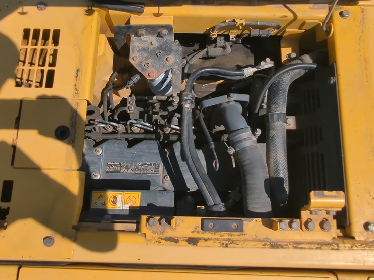 komatsu-pc228-lc-image-17