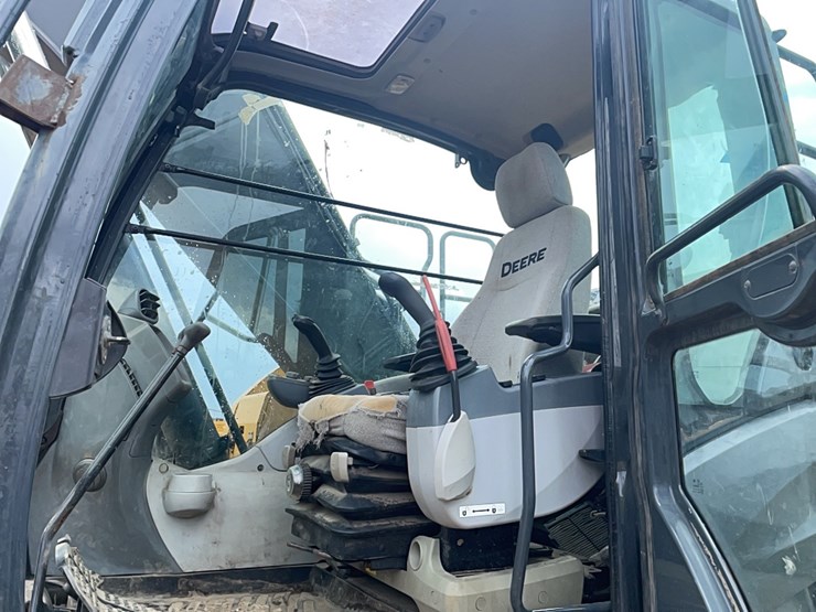 deere-210g-image-12