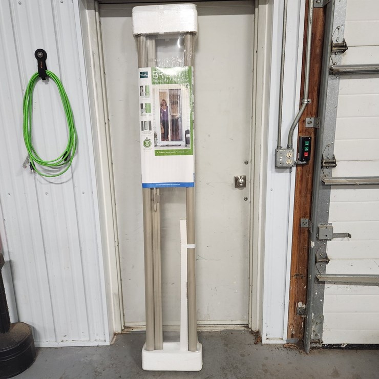 #392 • Brisa Retractable Screen Door