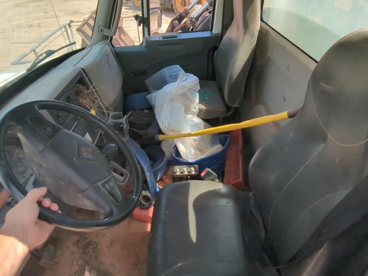 2017-international-durastar-4300-image-16