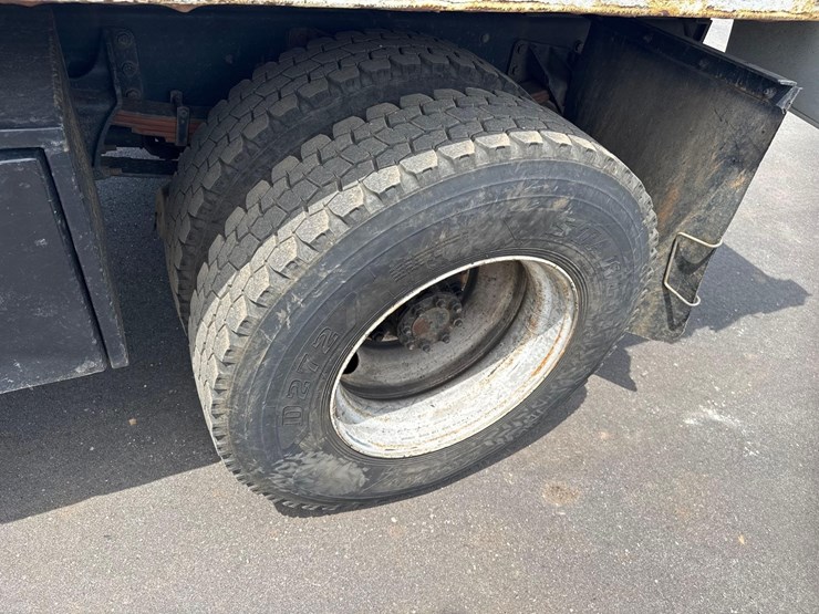 2008-ford-f750-xl-image-10