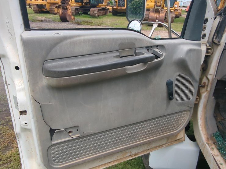 2000-ford-f750-image-10