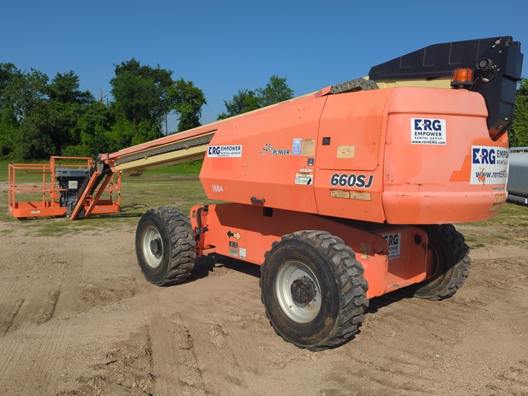 2017-jlg-660sj-image-5