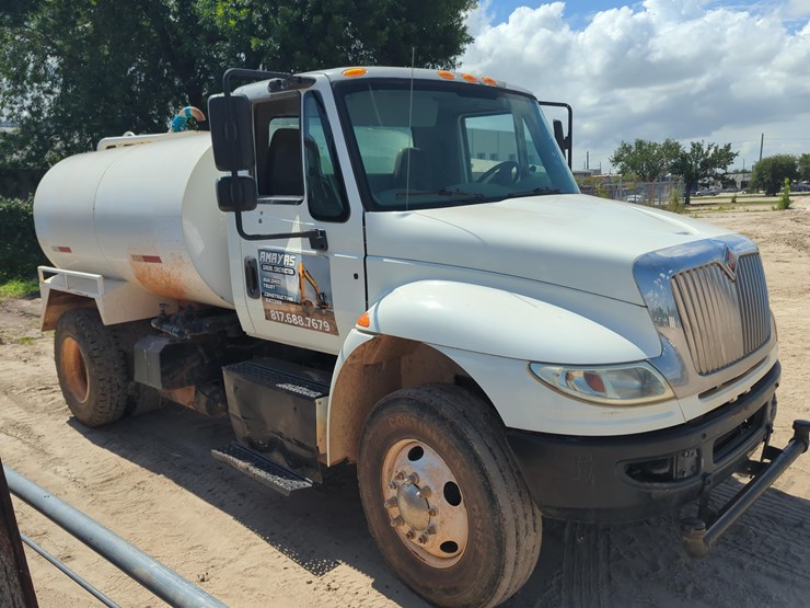 2017-international-durastar-4300-image-3