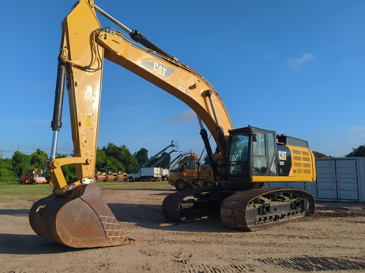 2019-caterpillar-352-f-image-2