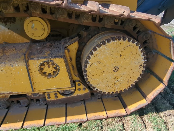 2022-john-deere-850-image-9
