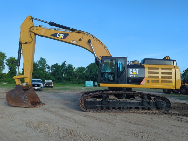 2019-caterpillar-352-f-image-1