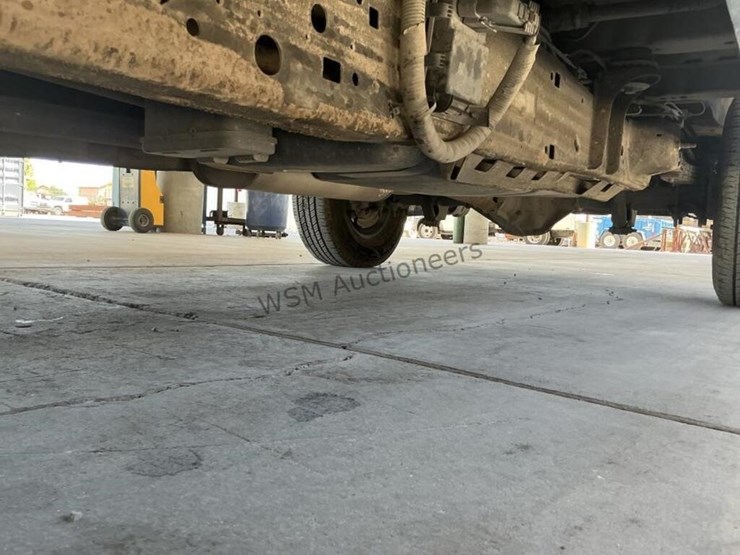 2017-chevrolet-express-2500-image-26