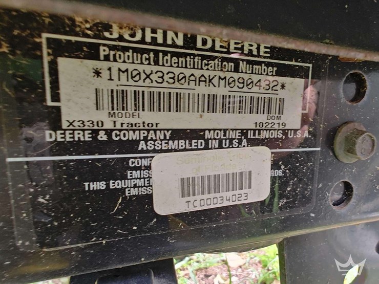 2019-john-deere-x330-image-11