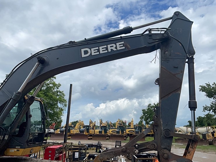 deere-210g-image-8