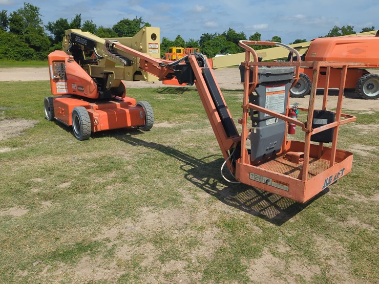 jlg-e400ajp-image-3