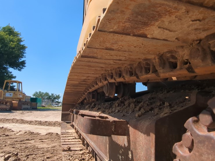komatsu-pc228-lc-image-12
