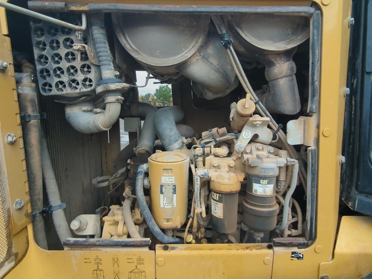 2017-caterpillar-d6t-xw-image-16