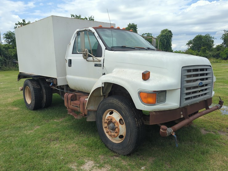 2000-ford-f750-image-3