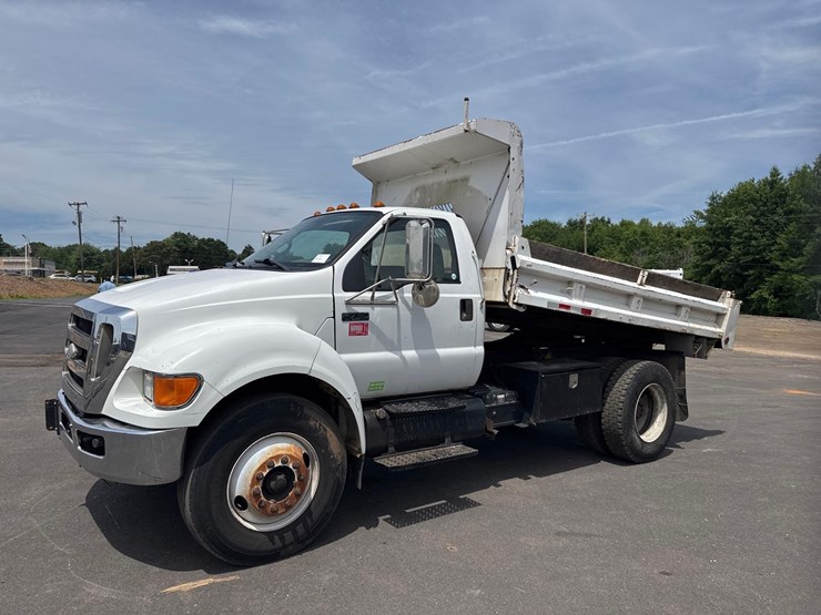 2008-ford-f750-xl-image-23