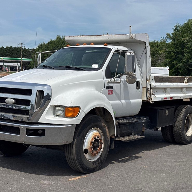 2008 FORD F750 XL