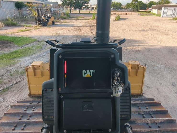 2022-caterpillar-d3-lgp-image-18