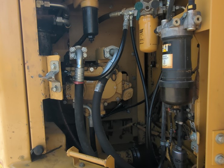2017-caterpillar-325flcr-image-16