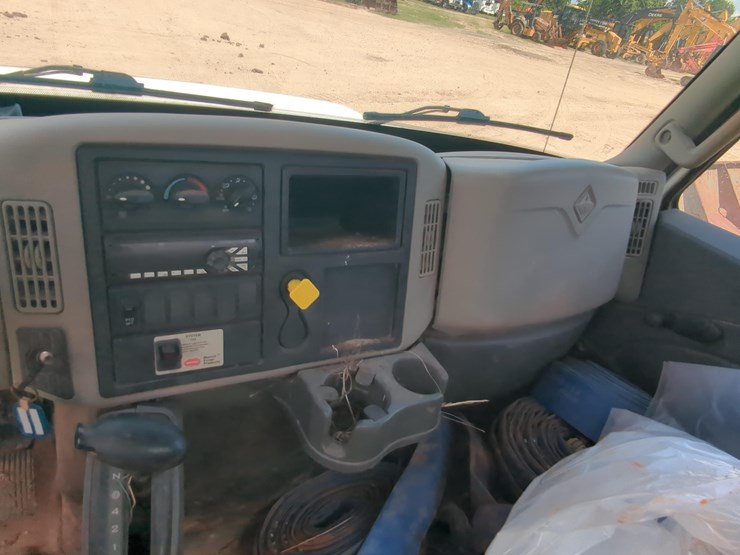 2017-international-durastar-4300-image-17