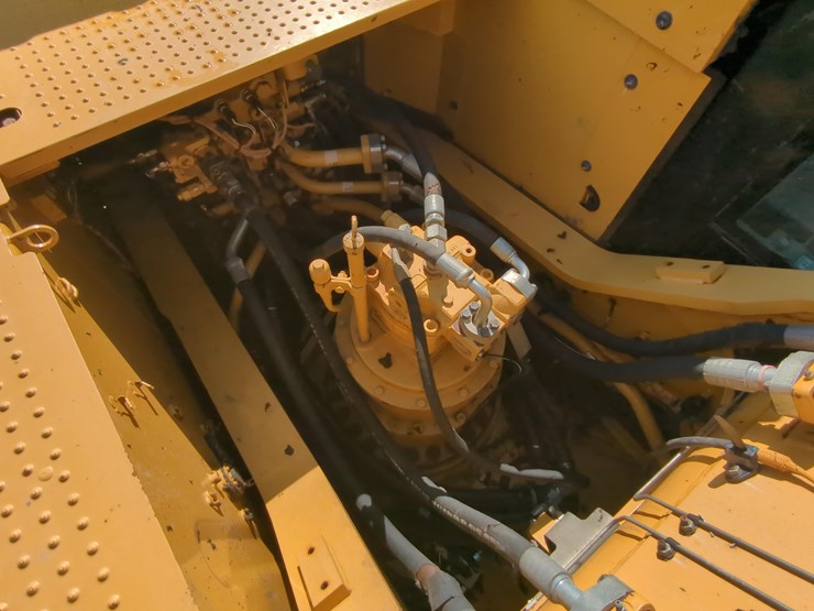 2017-caterpillar-336fl-image-15