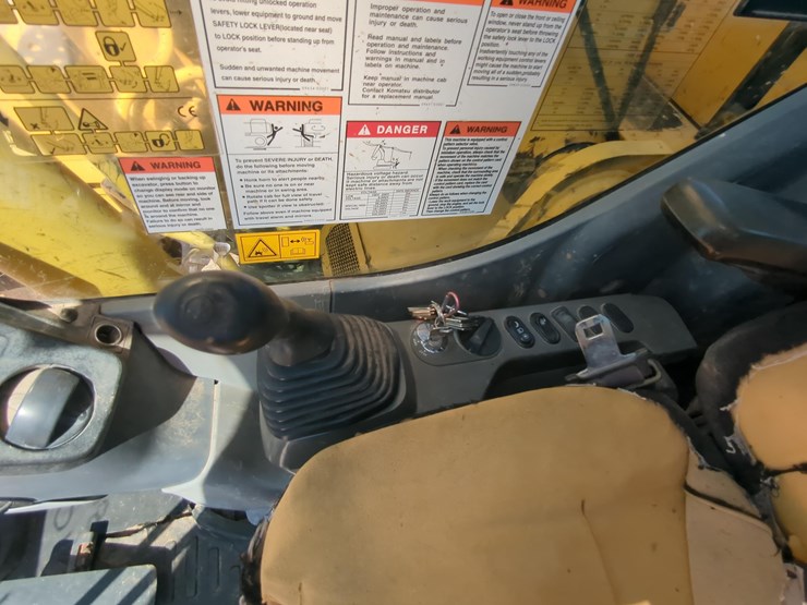 komatsu-pc228-lc-image-21