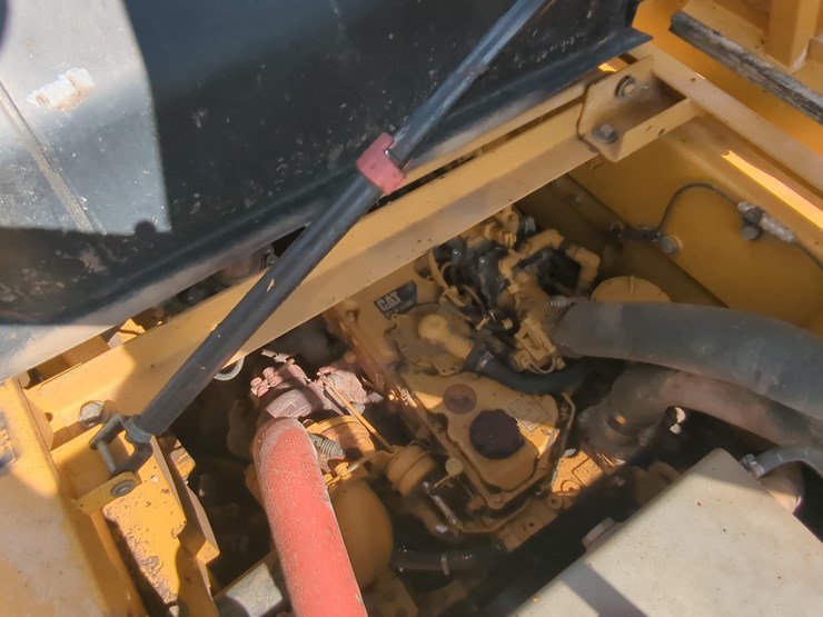 2017-caterpillar-325flcr-image-15