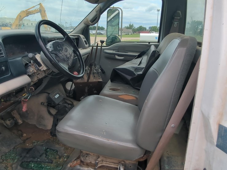 2000-ford-f750-image-11