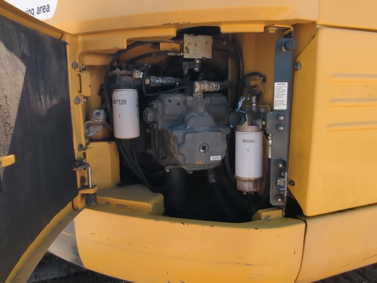 komatsu-pc228-lc-image-16