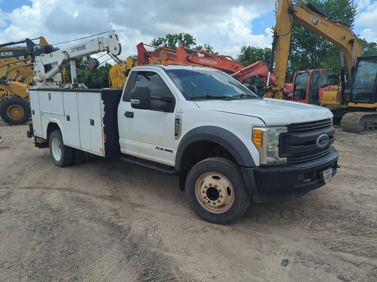 2017-ford-f550-image-3