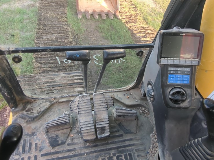 2022-komatsu-pc360-lc-11-image-21