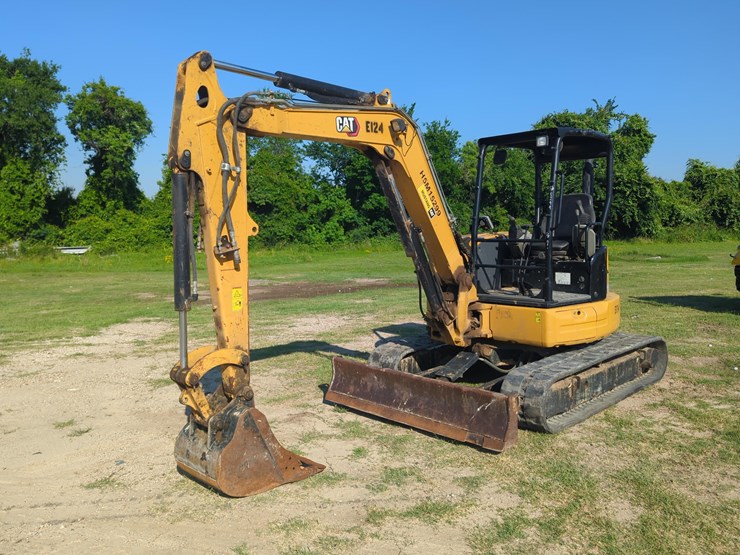 2021-caterpillar-305e2-image-2
