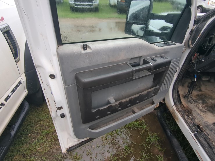 2015-ford-f550-image-8